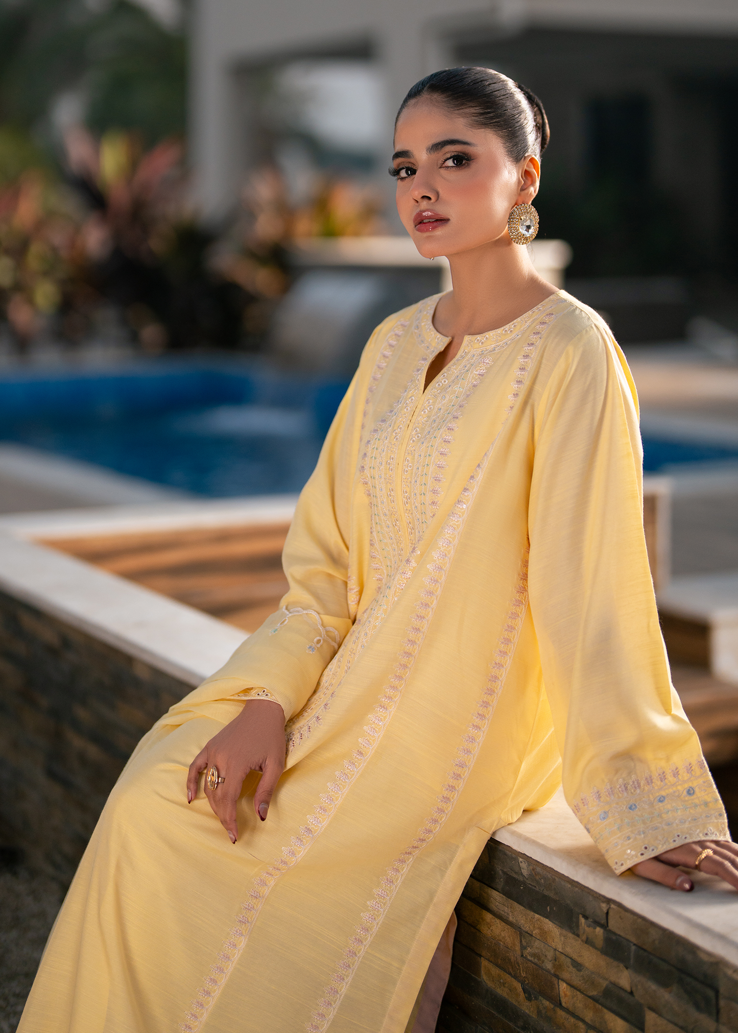 Soft Yellow Festive Pret