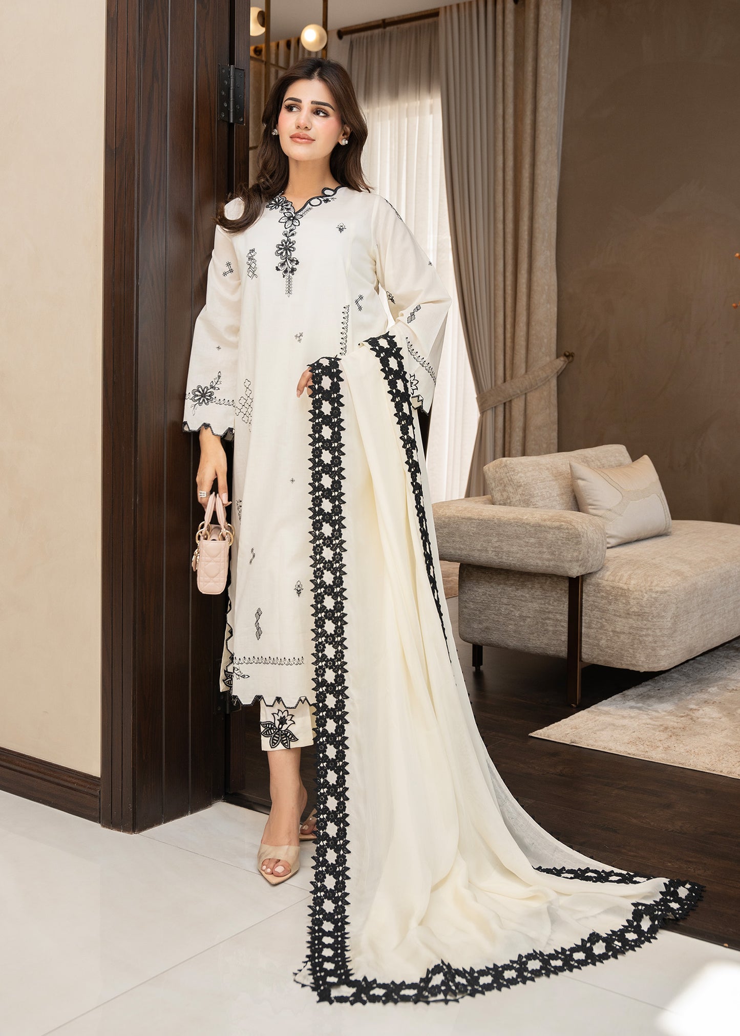 Off White Medium Silk Dupatta